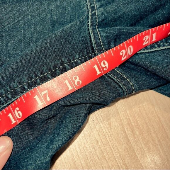 Woman’s Riders by Lee Mid Rise Capri Jeans Large - Picture 4 of 7